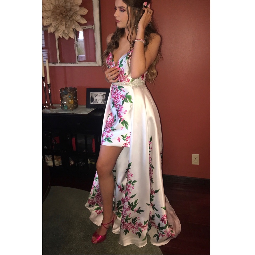 Ellie Wilde Prom Dress!!